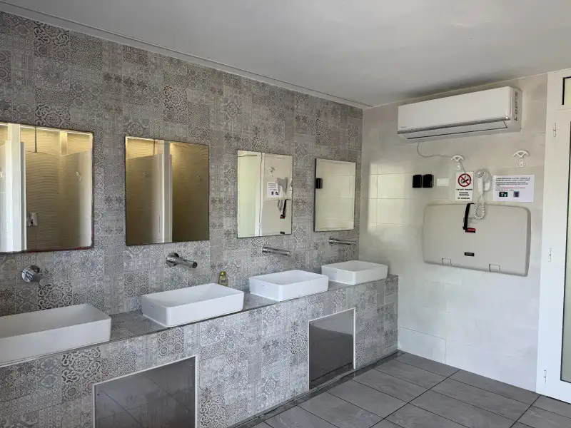 Toilettes et sanitaries